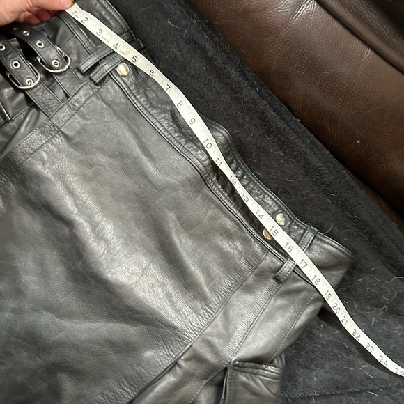 Men’s Genuine Black Leather Utility Scottish Kilt - Picture 4 of 6